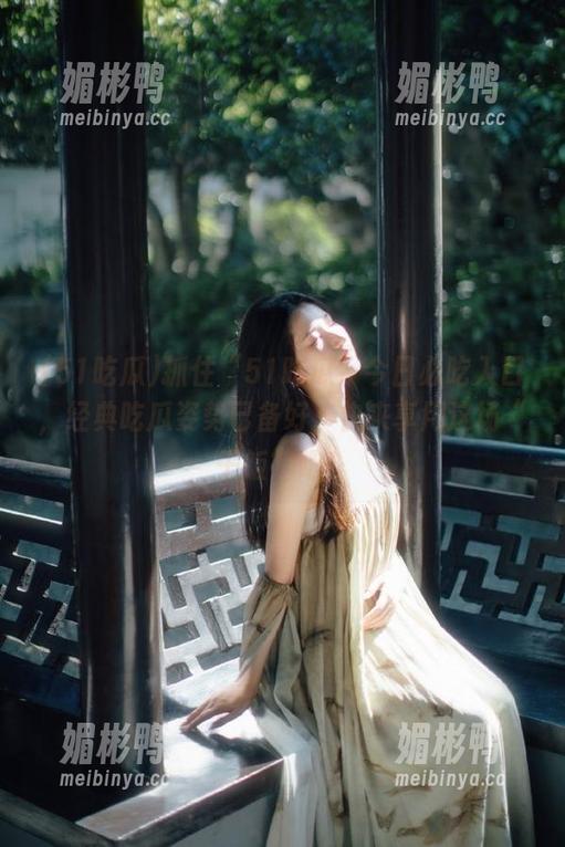 抓住“51吃瓜”今日必吃入口，经典吃瓜姿势已备好，快来享用这场“干饭”吧！