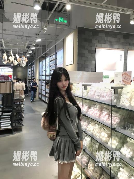 想偷听最新的闲聊？51吃瓜中心苹果版准时送上今日的热事！