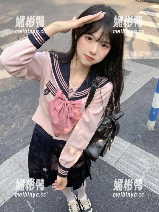66吃瓜 潜伏在66吃瓜黑料中心的暗线路,你的好奇心能忍住吗?