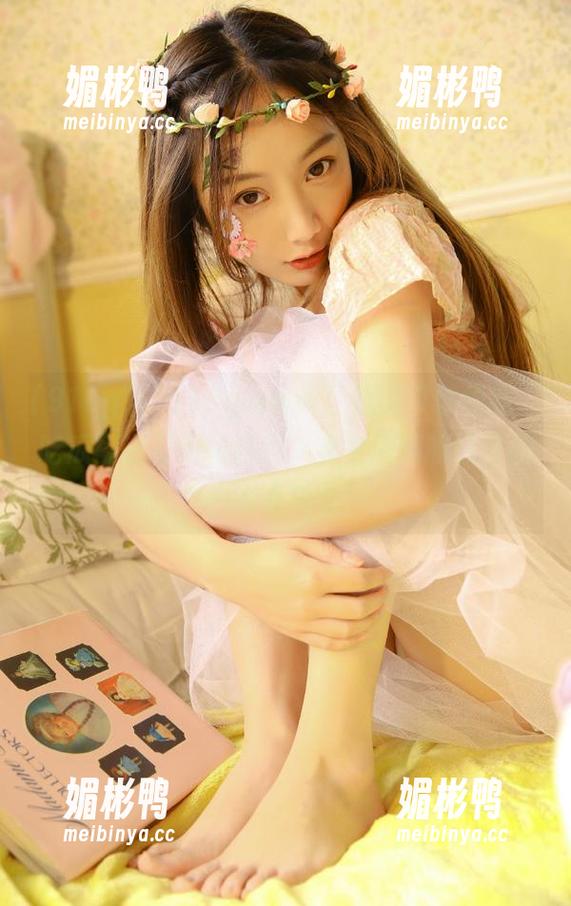 “91cgwww”视频带你领略“吃瓜”还有别的花样，其中满满的惊喜和一点点尴尬！