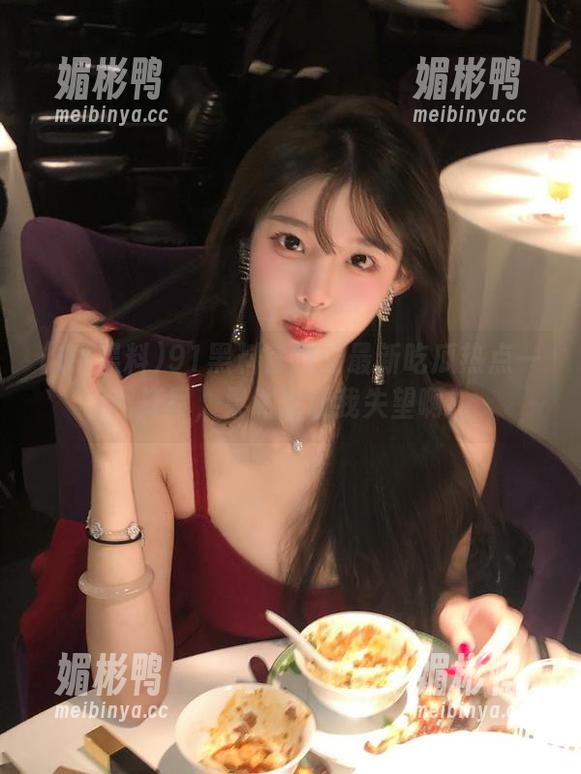 91黑料官网：最新吃瓜热点一网打尽，果然没让我失望啊！