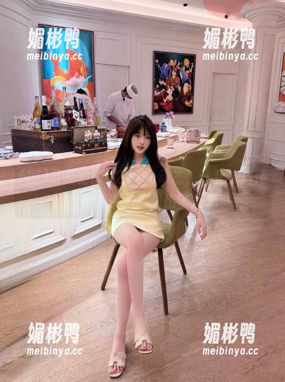 最新的hl02.com动态，让我认真怀疑我的审美是不是出了问题…
