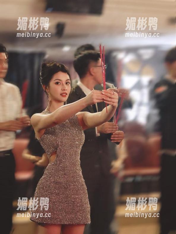 有没有人跟我说，www.吃瓜发布的根本是个大坑，进去了就出不来了！