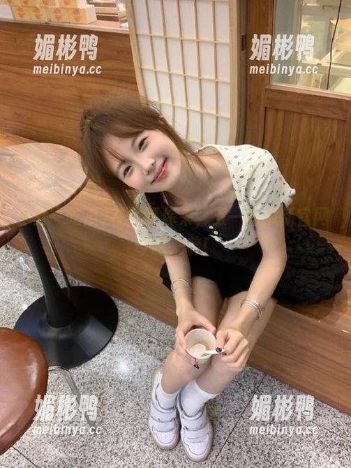 在线等你来，五一吃瓜新官网奇葩来袭！