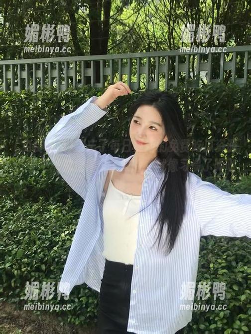 别忘了每日更新的免费吃瓜资源，要不然总觉得少了些啥，就像习惯了喝咖啡。