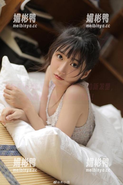 吃瓜tv 吃瓜tv直达:王小二的新发型,简直是时尚与灾难的交融!