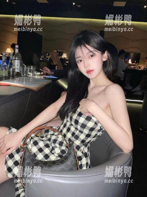 吃瓜tv让我的网页历史记录都弥漫着八卦的香气，嘿嘿