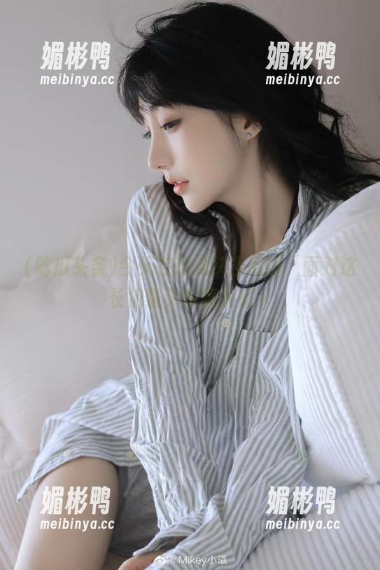 今天在吃瓜头条网站，面对这长焦镜头的镜头感～