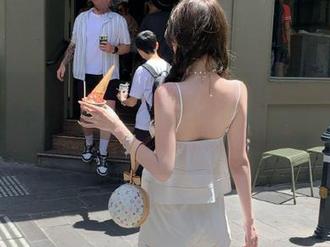 吃瓜网官网，八卦与黑料的聚集地，找不到方向就来这儿吧！