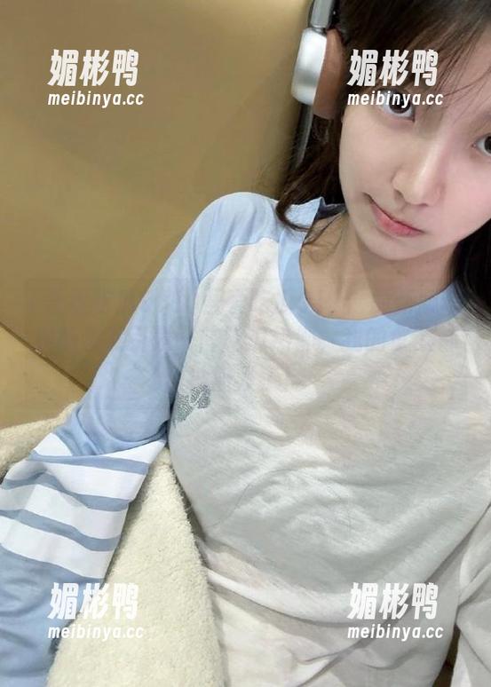 吾爱吃瓜911：最新版苹果版果然引发一阵吃瓜热潮，我的食欲都被激发了！