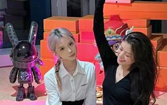 下载“好莱坞黑料正能量”后，我的安卓手机仿佛开启了新世界！