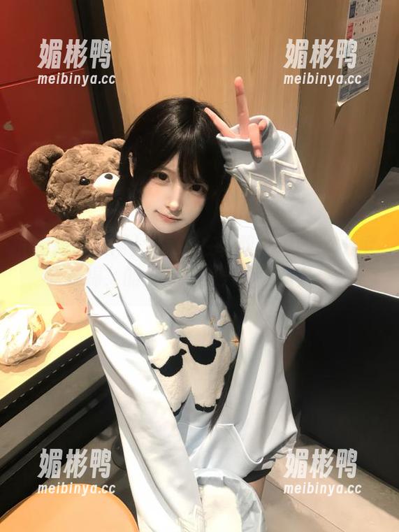 朝阳吃瓜网 大家都在朝阳吃瓜网51分享“软绵绵”的瓜,我却只想找根儿硬梗!