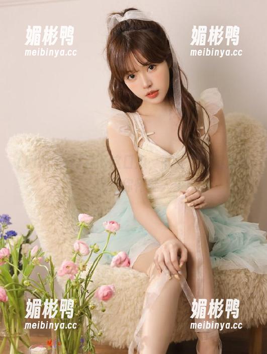 吞下这口瓜，下载“网曝黑料”，保准你怀疑人生！