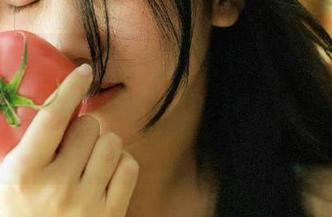 哈哈，今天又在‘网爆黑料’传送门上摊上一个大瓜，快来围观！顺便带点干粮吧！
