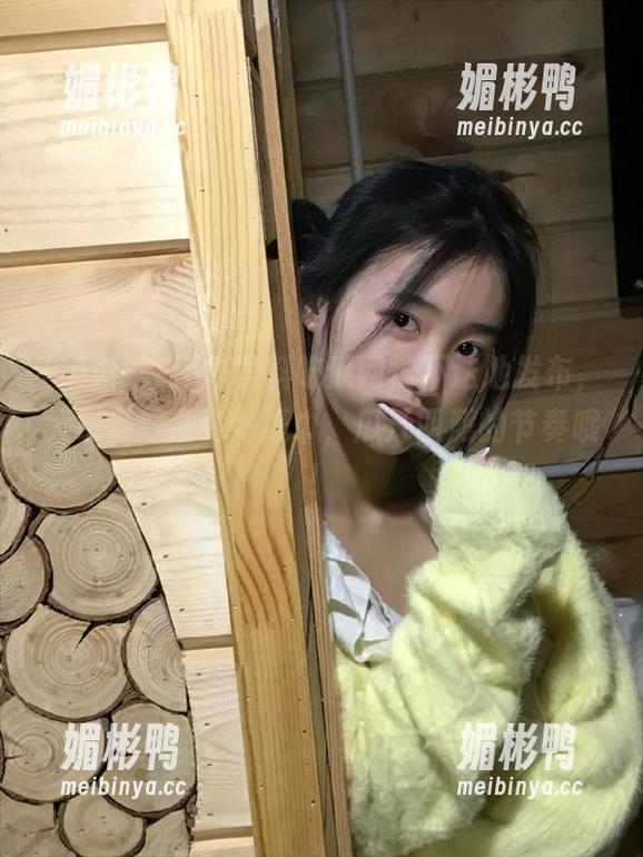 黑料吃瓜网忙不迭地发布，大家最好准备好纸巾，瓜汁四溅的节奏哦！