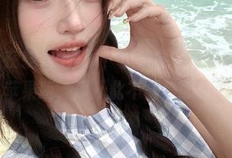别等了，快来尝尝“黑料在线”苹果版，瓜从此不再是孤单的！