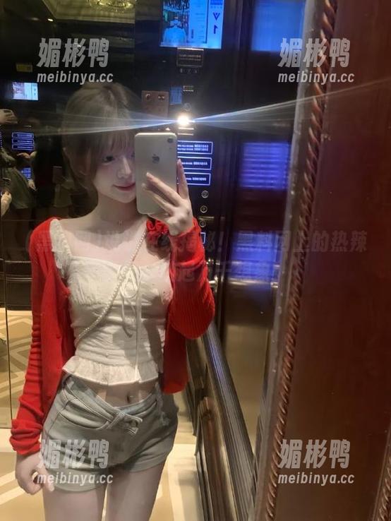 说说在线揭秘！黑料网上的热辣事件，激起万千想象！