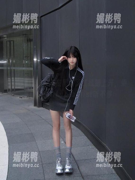 火车在黑料网红线路上开，乘客们Spotifyplaylist听不停